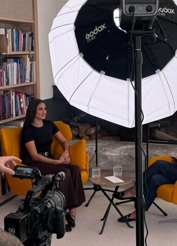 Kamerateam beim Dreh eines Interviews im Hotel Hochschober auf der Turracher Höhe. Kamerateam beim Dreh eines Interviews im Hotel Hochschober auf der Turracher Höhe.
