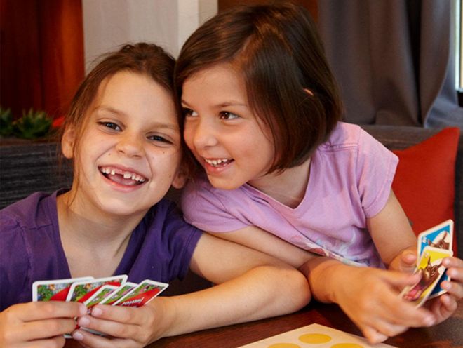 Hrací karty a zábava v dětské vile v hotelu Hochschober na Turracher Höhe