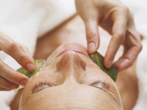 Facial massage with Pharmos Natur Hotel Hochschober