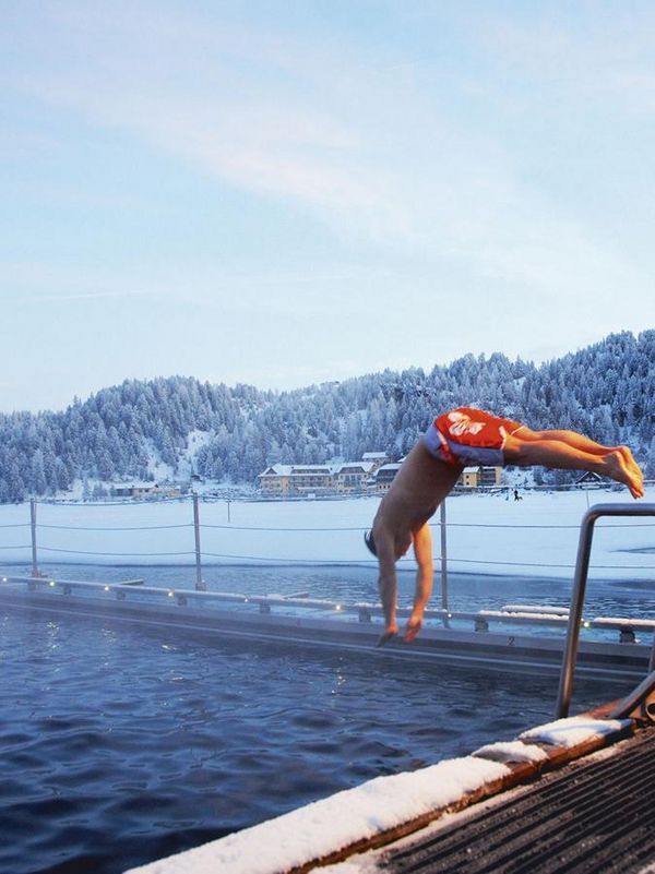 Vo vyhrievanom jazernom kúpeli si môžete zaplávať celú zimu