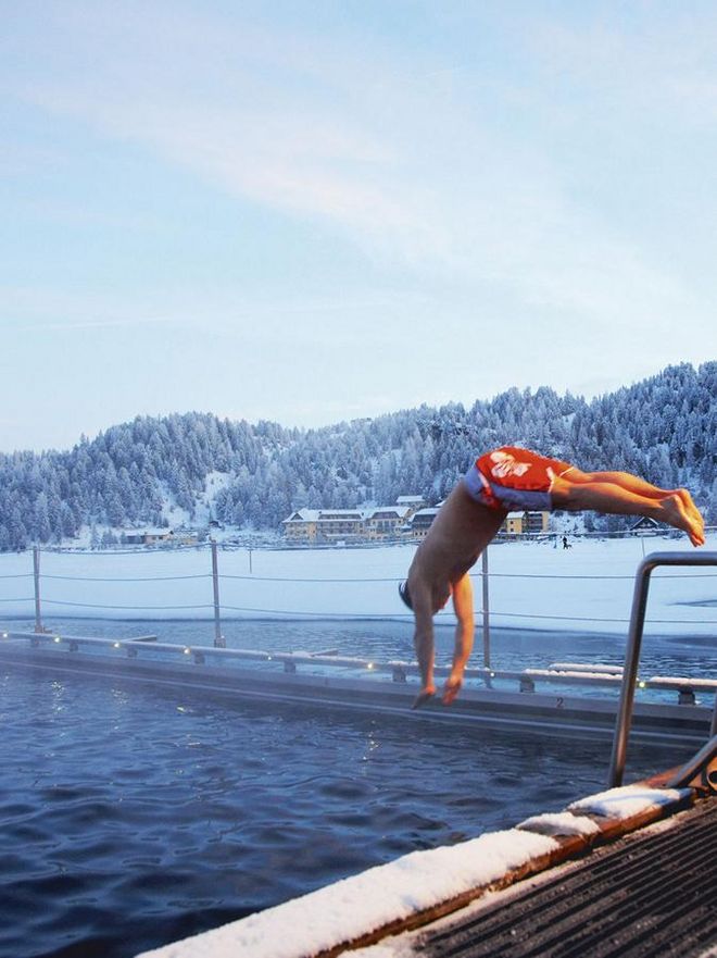Ve vyhřívaném jezírku můžete plavat celou zimu